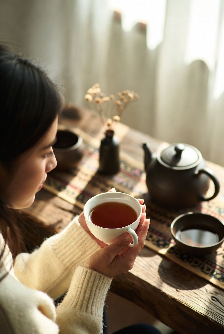 Secangkir Teh Pagi: Cara Menjadikan Awal Hari Lebih Hangat dan Menyenangkan